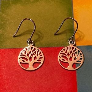 🚫SOLD🚫 SS tree of life fishhook earrings